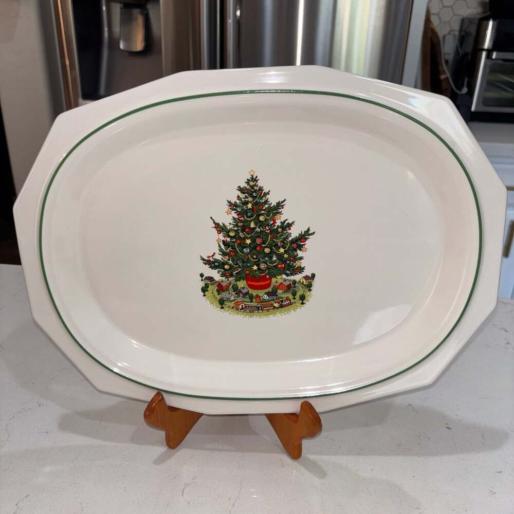 Pfaltzgraff Christmas Heritage 14 Inch Oval Serving Platter